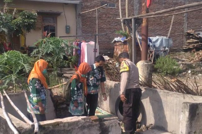 Penyelidikan Epidemiologi Kasus Demam Berdarah di Desa Jebugan