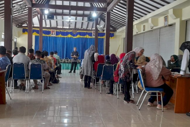 Pemberian Imunisasi Meningitis dan IPV Kepada Calon Jamaah Haji Klaten Utara