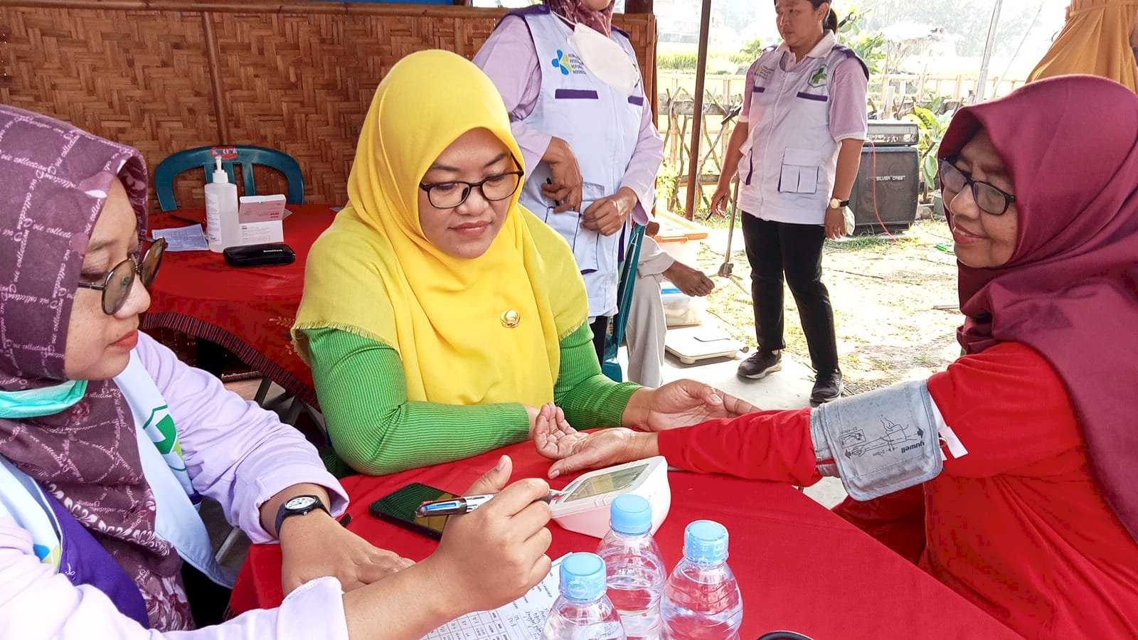 Pemeriksaan Kesehatan TP-PKK Kabupaten Klaten oleh Tim Puskesmas Klaten Utara