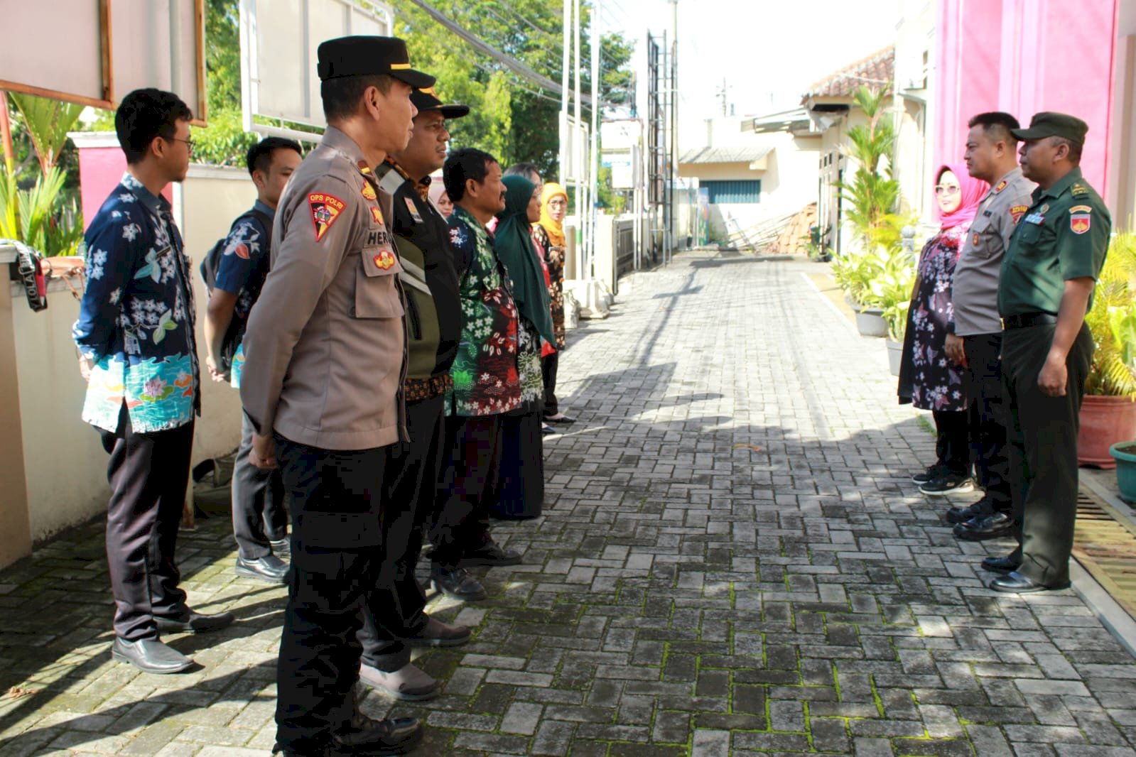 Kegiatan Inspeksi Makanan Menjelang Hari Raya Idul Fitri 1445 H Bersama Lintas Sektoral Kecamatan Klaten Utara