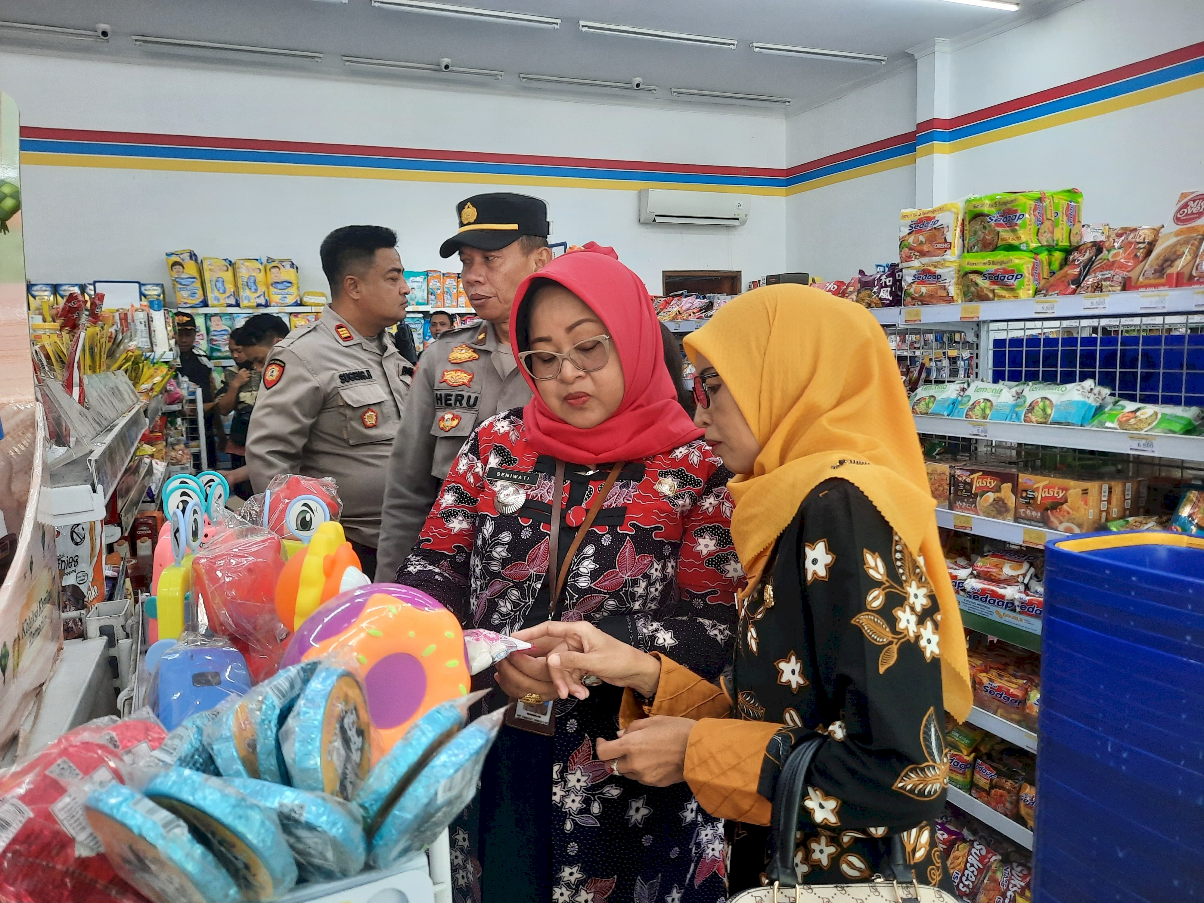 Kegiatan Inspeksi Makanan Menjelang Hari Raya Idul Fitri 1445 H Bersama Lintas Sektoral Kecamatan Klaten Utara