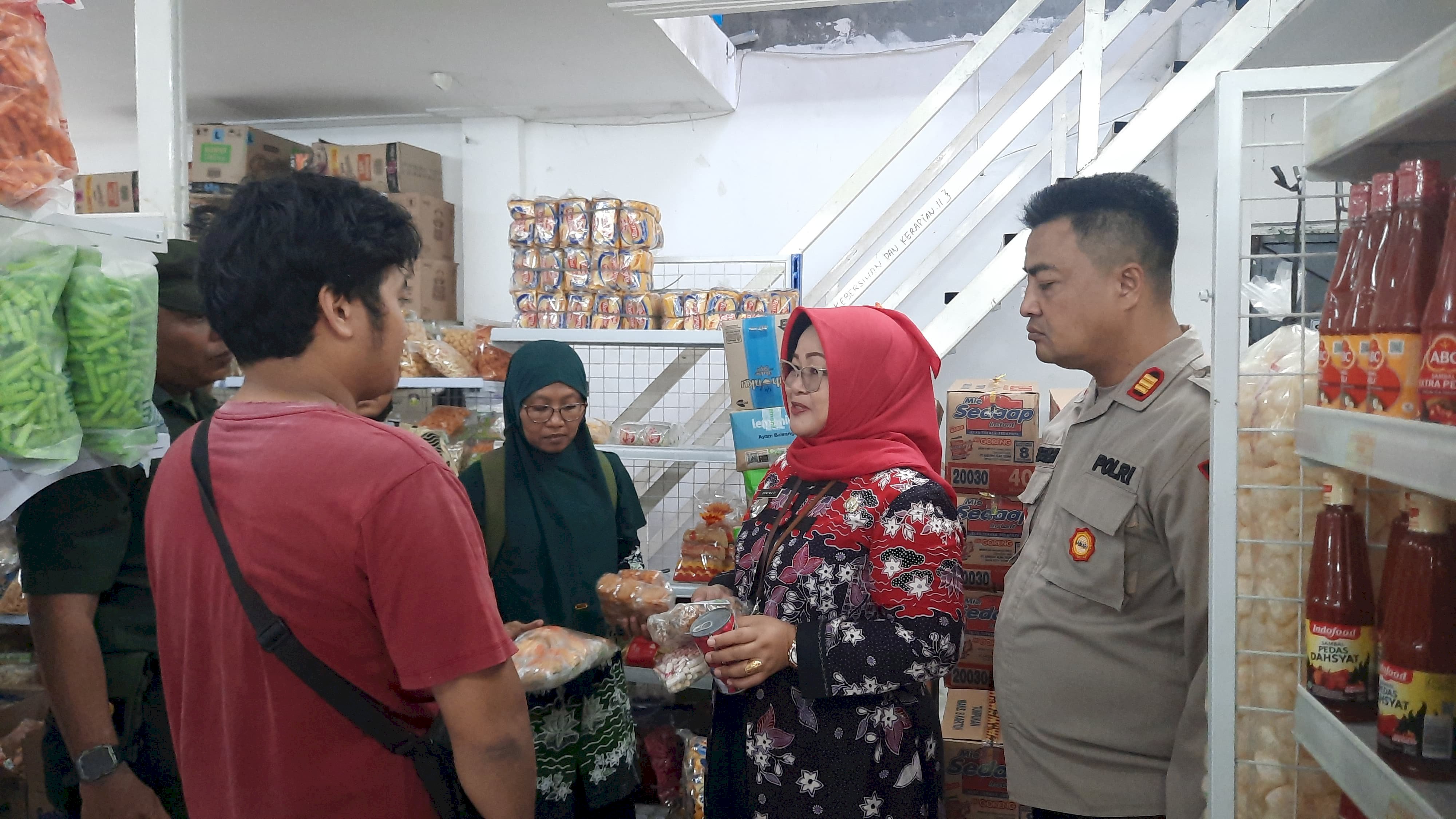 Kegiatan Inspeksi Makanan Menjelang Hari Raya Idul Fitri 1445 H Bersama Lintas Sektoral Kecamatan Klaten Utara