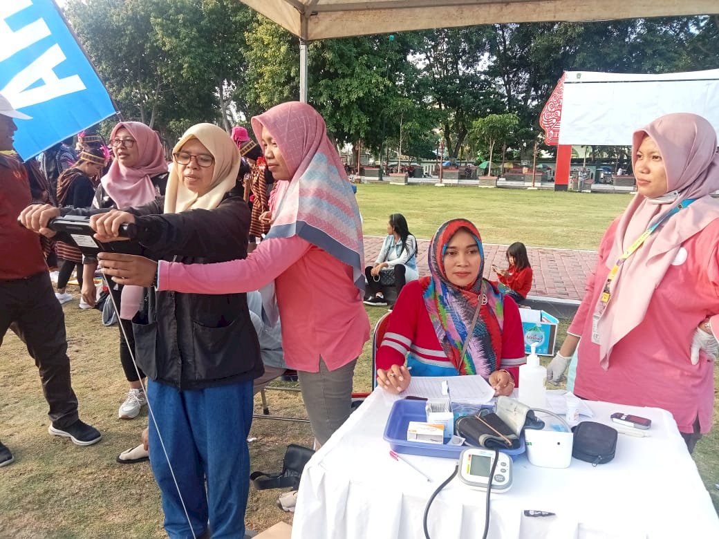 Lomba Senam Kerasi Piala Bupati, Jalan Sehat dan Cek Kesehatan Gratis Tahun 2024 di Alun-alun Klaten