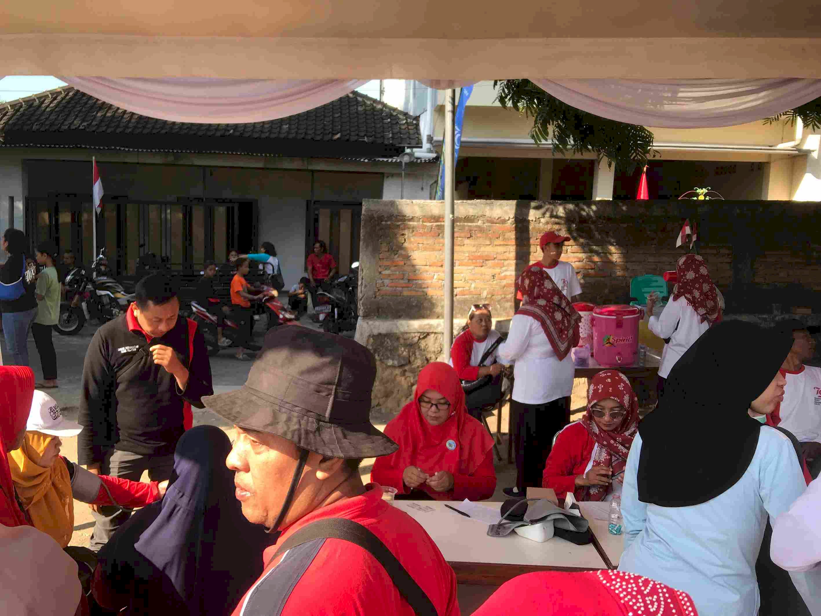 Tim P3K Bertugas pada Jalan Sehat Desa Karanganom