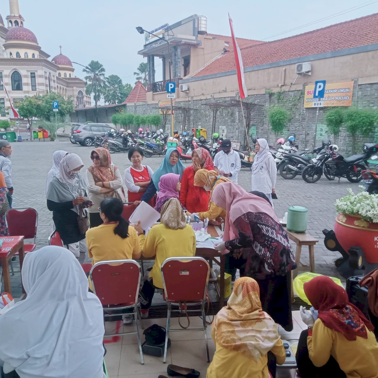 Pemeriksaan Paguyuban Senam Lansia di Masjid Al Aqsha