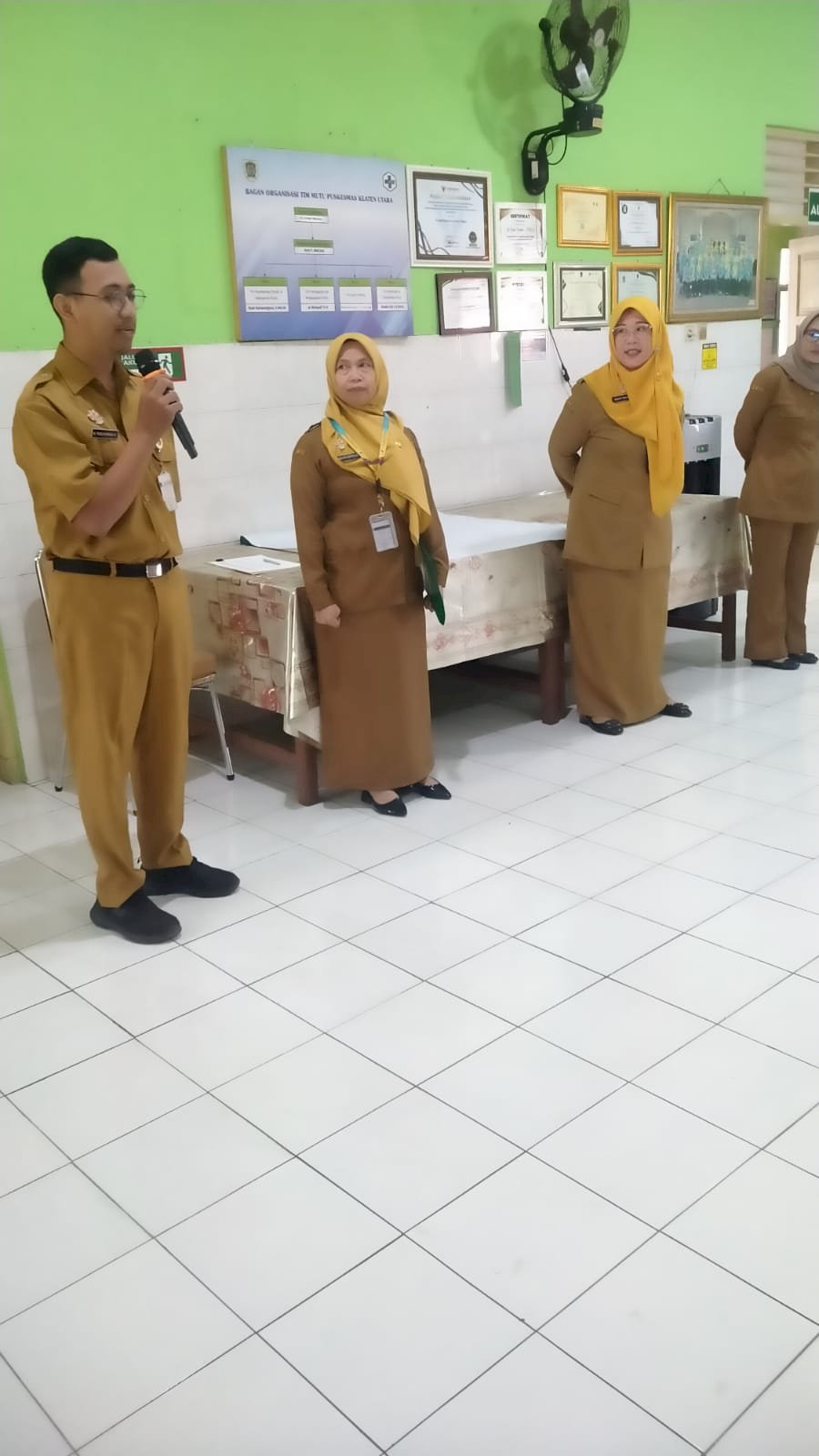 Apel pagi