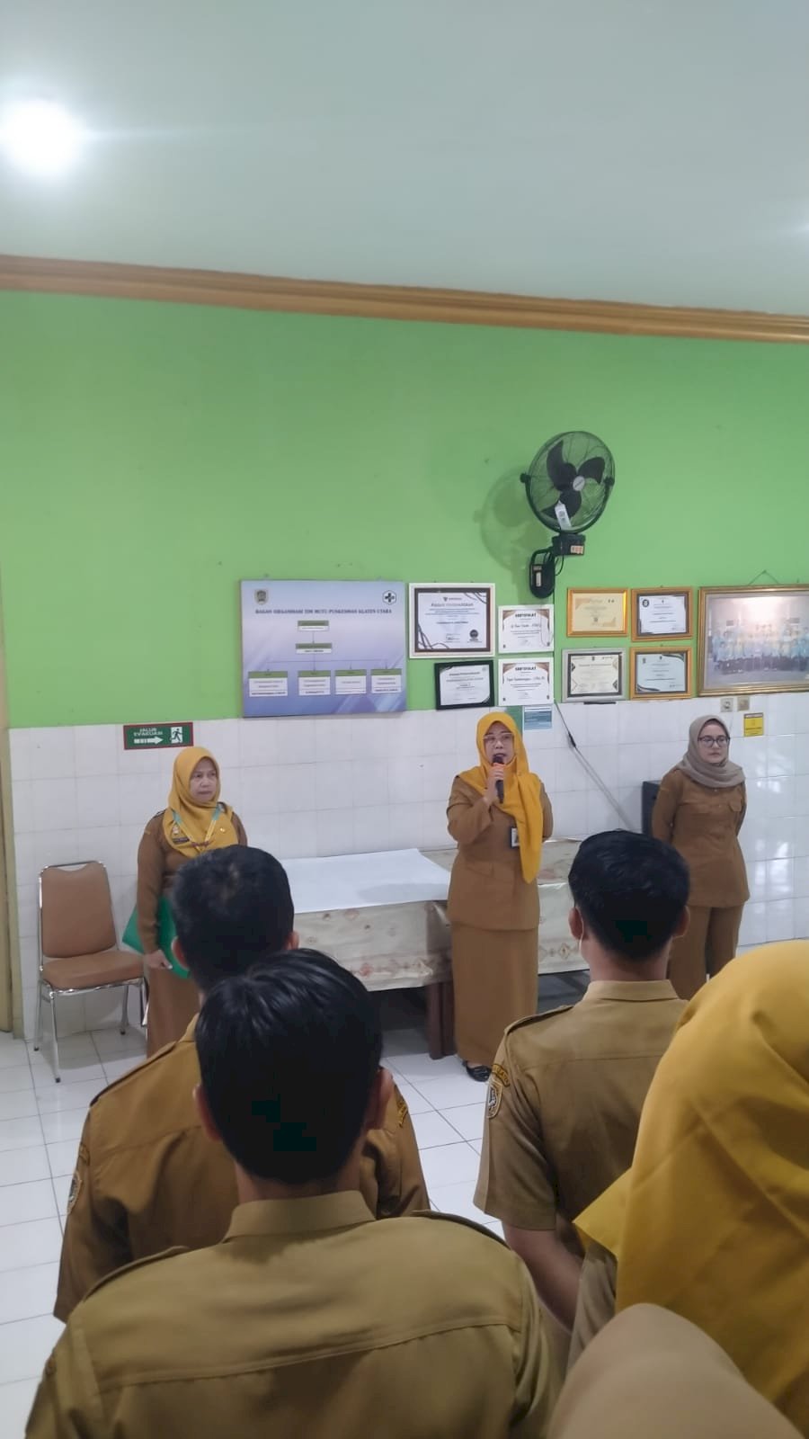 Apel pagi